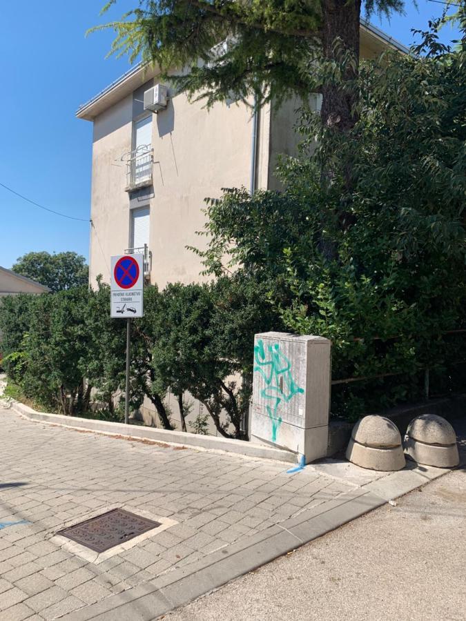 Sanela- Apartman Za Bezbrizan Odmor Crikvenica Bagian luar foto